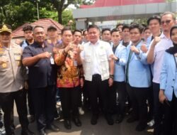 Herman Deru Temui Pendemo UIN Raden Fatah, Bahas Jalan Rusak, Kesehatan, Pendidikan