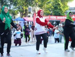 Sambut HUT Palembang ke-1.343, Fatayat NU Gelar Senam Sehat dan Donor Darah di Monpera