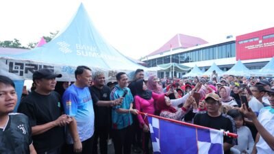 Ratu Dewa Lepas 1.300 Peserta Roadshow Akbar Jalan Sehat PALTV di Sukarami