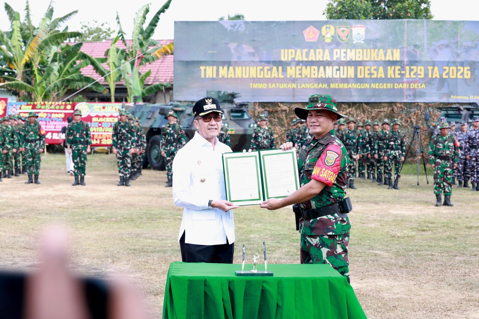 Foto : Walikota Palembang Drs Ratu Dewa dan Wadan Subsatgas, Kasdim 0418/Palembang Letkol Inf Dery Septiandi, ST, MM, M.Han