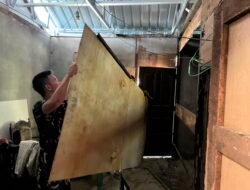 Tak Kenal Lelah, Satgas TMMD Kodim 0418/Palembang Kebut Rehab Rumah Warga