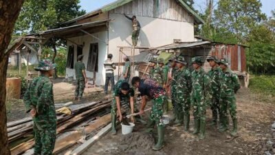 Hari ke-11 TMMD ke-129, Satgas Kodim 0418/Palembang Percepat Rehab Rumah Suwarni di Talang Jambe