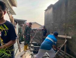 Satgas TMMD ke-129 Kodim 0418/Palembang Gotong Royong Bersihkan Fasum dan Fasos