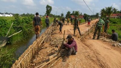 TMMD ke-129 Kebut Pembangunan Jalan di Talang Jambe, Akses Warga Menuju Segera Terbuka