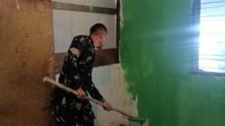 Hari Ke-18 TMMD, Satgas Kodim 0418/Palembang Kebut Pengecatan Rumah Pak Kariono