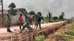 Terik Matahari Tak Surutkan Langkah Satgas TMMD Kodim 0418/Palembang Bangun Jalan 750 Meter di Talang Jambe