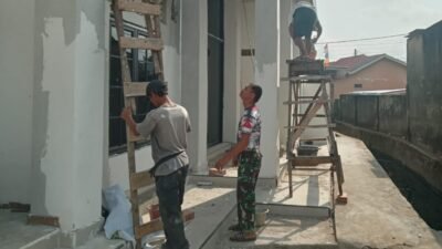 TMMD Hari Ke-20, Satgas Kodim 0418 Palembang Kebut Finishing Mushola Baiturrahman