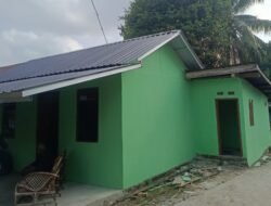 Tahap Akhir Rehab RTLH TMMD Ke-129, Satgas Kodim 0418/Palembang Bersihkan Rumah Bapak Karyo