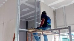 Percepatan Rehab RTLH Jadi Fokus TMMD Ke-129 Kodim 0418/ Palembang, Rumah Ibu Sriyanti Masuki Tahap Finishing