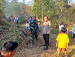 Babinsa Kemas Rindo Sigap Tangani Karhutla, Lima Hektare Lahan Terbakar
