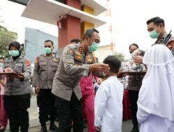Polda Sumsel Serentak Bagikan Ribuan Masker, Edukasi Kesehatan di Tengah Karhutla