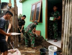 Pemasangan Keramik Jadi Penanda Rehab RTLH TMMD Kodim 0418/Palembang Masuki Tahap Akhir