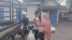 Kepedulian di Tengah Masyarakat, PJS Muba Salurkan Puluhan Karung Beras