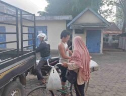 Kepedulian di Tengah Masyarakat, PJS Muba Salurkan Puluhan Karung Beras