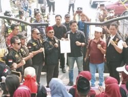 DPP GBR Sriwijaya Bagikan 1.500 Masker Ditengah Kabut Asap Palembang