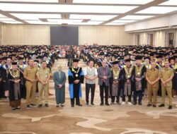Ratu Dewa Ajak Wisudawan UPGRI Palembang Tak Hanya Kejar Ijazah, tapi Bangun Karakter