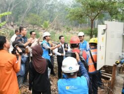 Delapan Tahun Menanti, 50 Keluarga di Bintang Campak Banyuasin Akhirnya Nikmati Listrik PLN