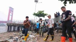 Ratu Dewa Ajak Warga Hentikan Kebiasaan Buang Sampah ke Sungai Musi