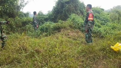 Tim Patroli Koramil Pakjo Pantau Bekas Karhutla di Bukit Baru, Pastikan Tak Ada Titik Api