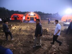 Kabut Tebal Hambat Water Bombing, Herman Deru Bermalam di Posko Karhutla OKI