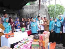 Pemkot Bersama Baznas Palembang Salurkan Bantuan 25 KK Korban Kebakaran 8 Ulu Jakabaring